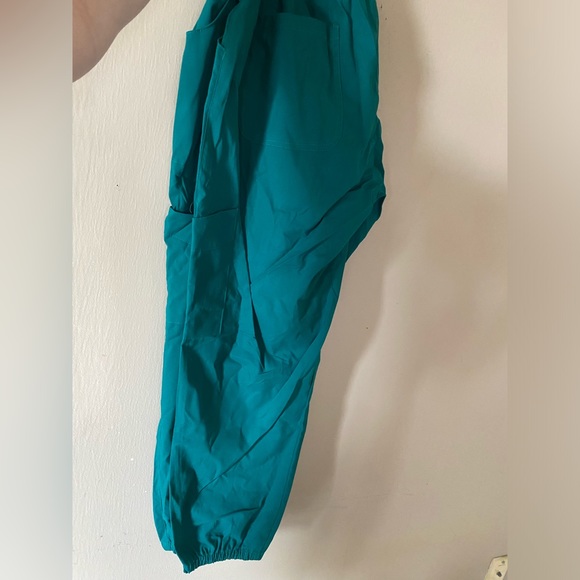 Med gear scrubs XL - Picture 2 of 3